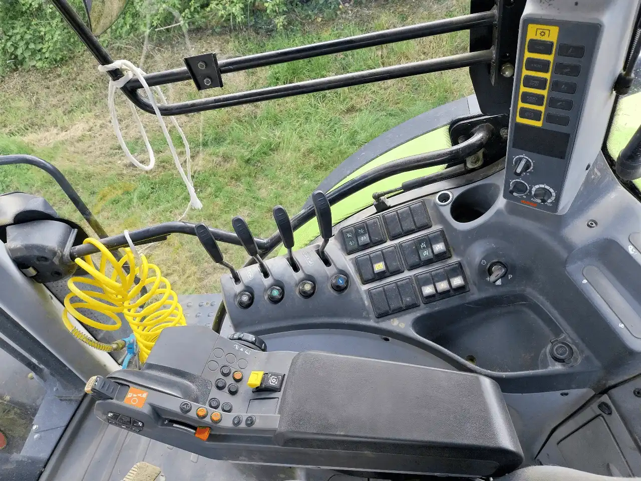 Photo CLAAS TRACTEUR CLAAS ARION 630